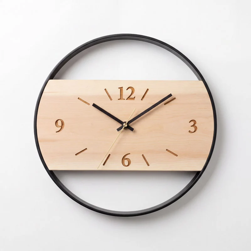 Wanduhr aus Zirbe | Leises Quarzwerk | Schwarzer Stahlrahmen | Ø 30 / 40 / 50 cm