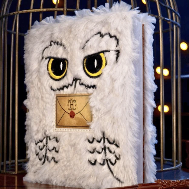 Harry Potter Notizbuch Hedwig – Plüsch-Cover Set mit Feder-Stift