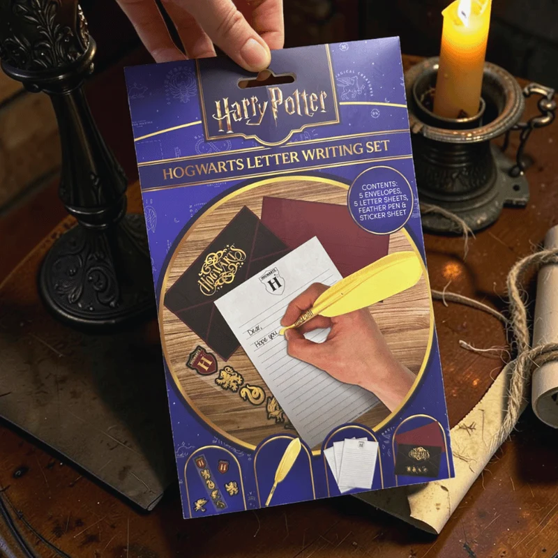 Harry Potter Briefset Hogwarts – mit Federstift und Stickerbogen