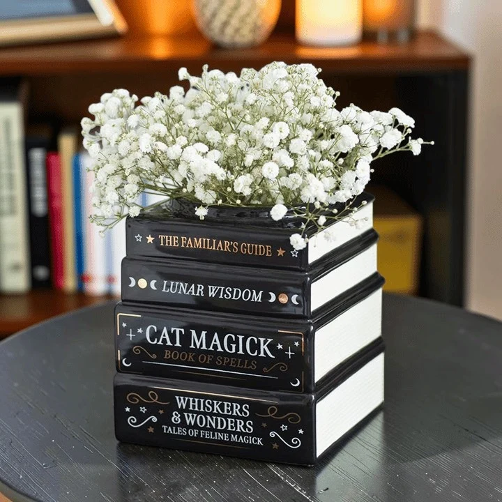 Katzenmagie Vase „Bücher der Magie“ – Witchy Deko Blumenvase
