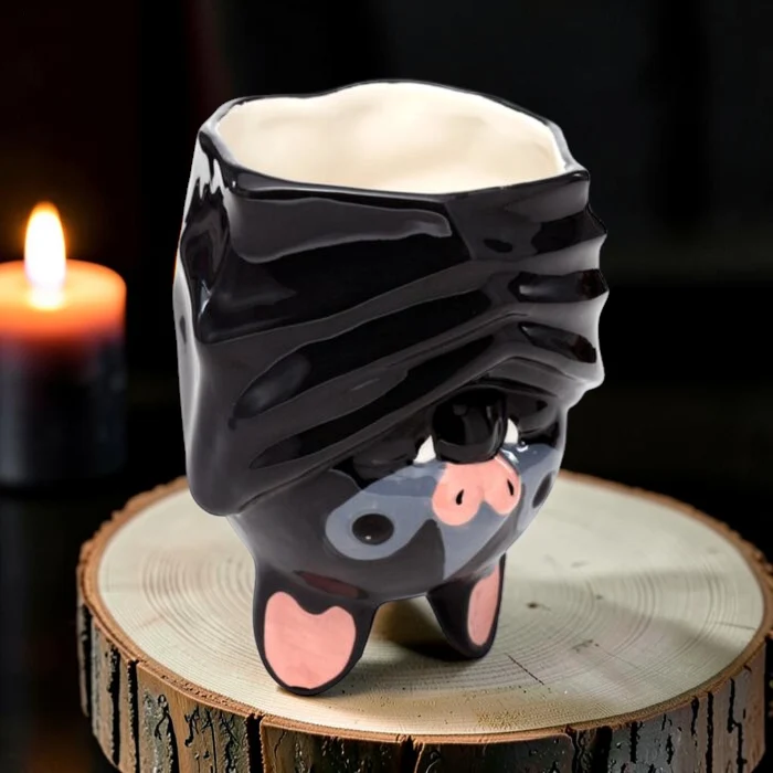 Auf dem Kopf stehende Fledermaus Tasse – Becher aus Keramik in Fledermaus Form