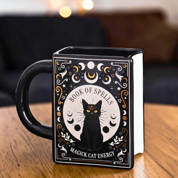 Schwarze Katze Tasse Buchform – Witchy Buchtasse für Katzenliebhaber