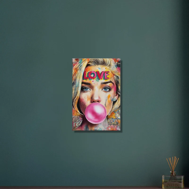 Blonde Woman 'LOVE'