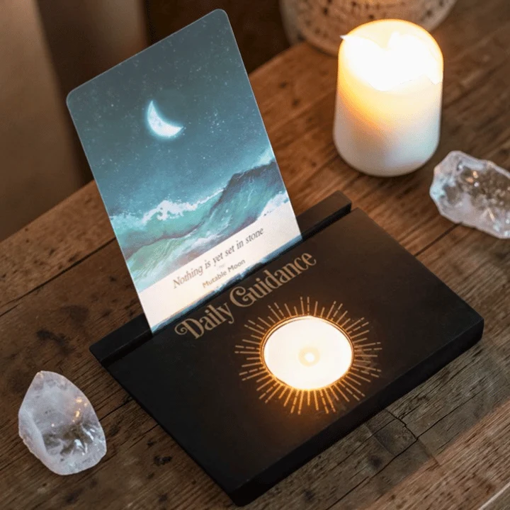 Daily Guidance Kartenständer - Witchy Tarot / Orakel Kartenständer mit Teelichthalter