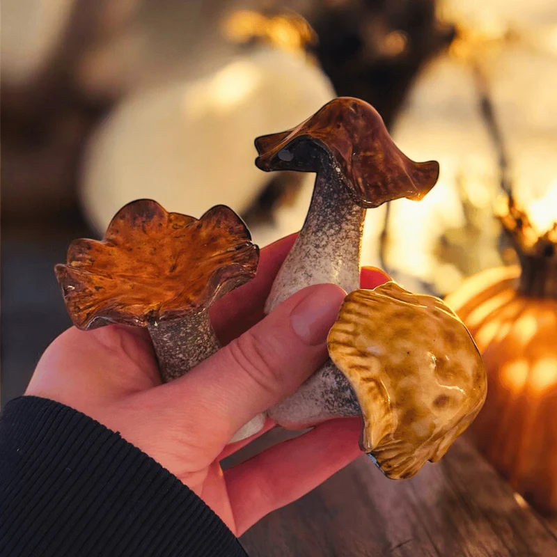 Kleine Hexen Pilze aus Keramik – 3er Set mystischen Waldfarben